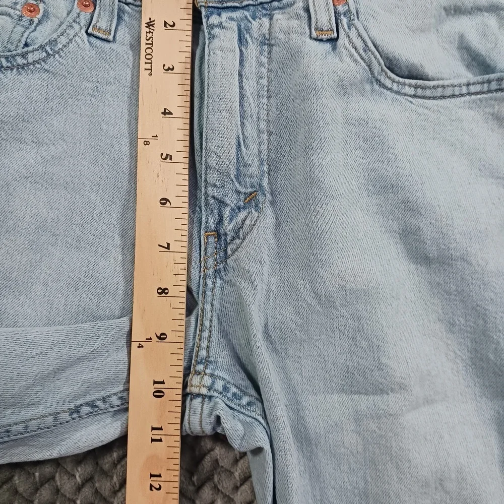 Levis there discrepancy